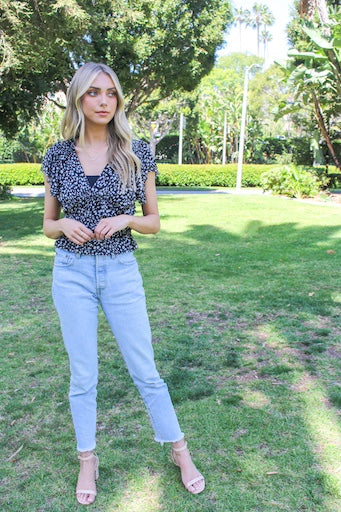 Women's Short Sleeves Ruffle V-Neck Top