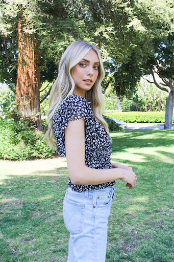 Women's Short Sleeves Ruffle V-Neck Top