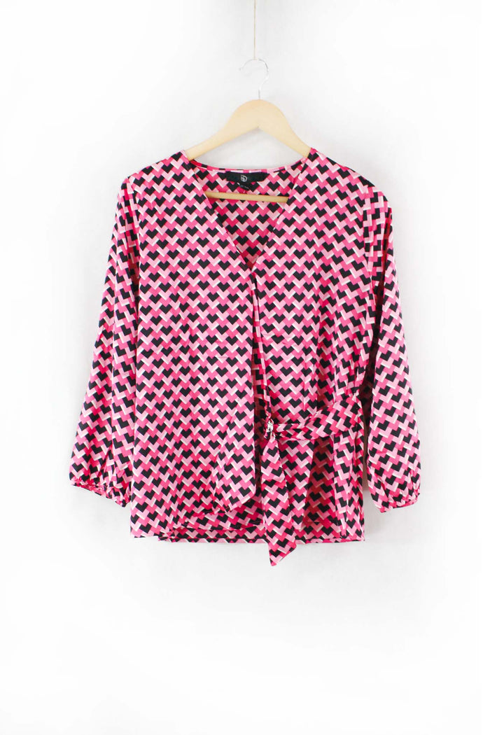 Women's 3/4 Sleeves Grommet Tie Wrap Printed Top