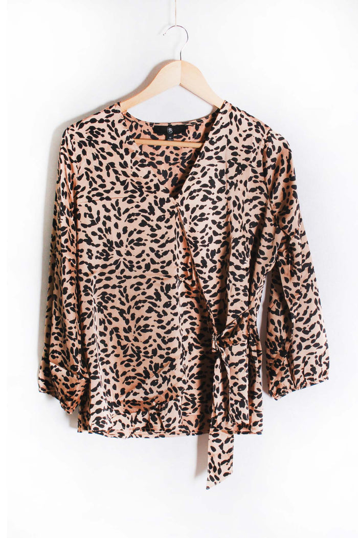 Women's 3/4 Sleeves Grommet Tie Wrap Leopard Print Top