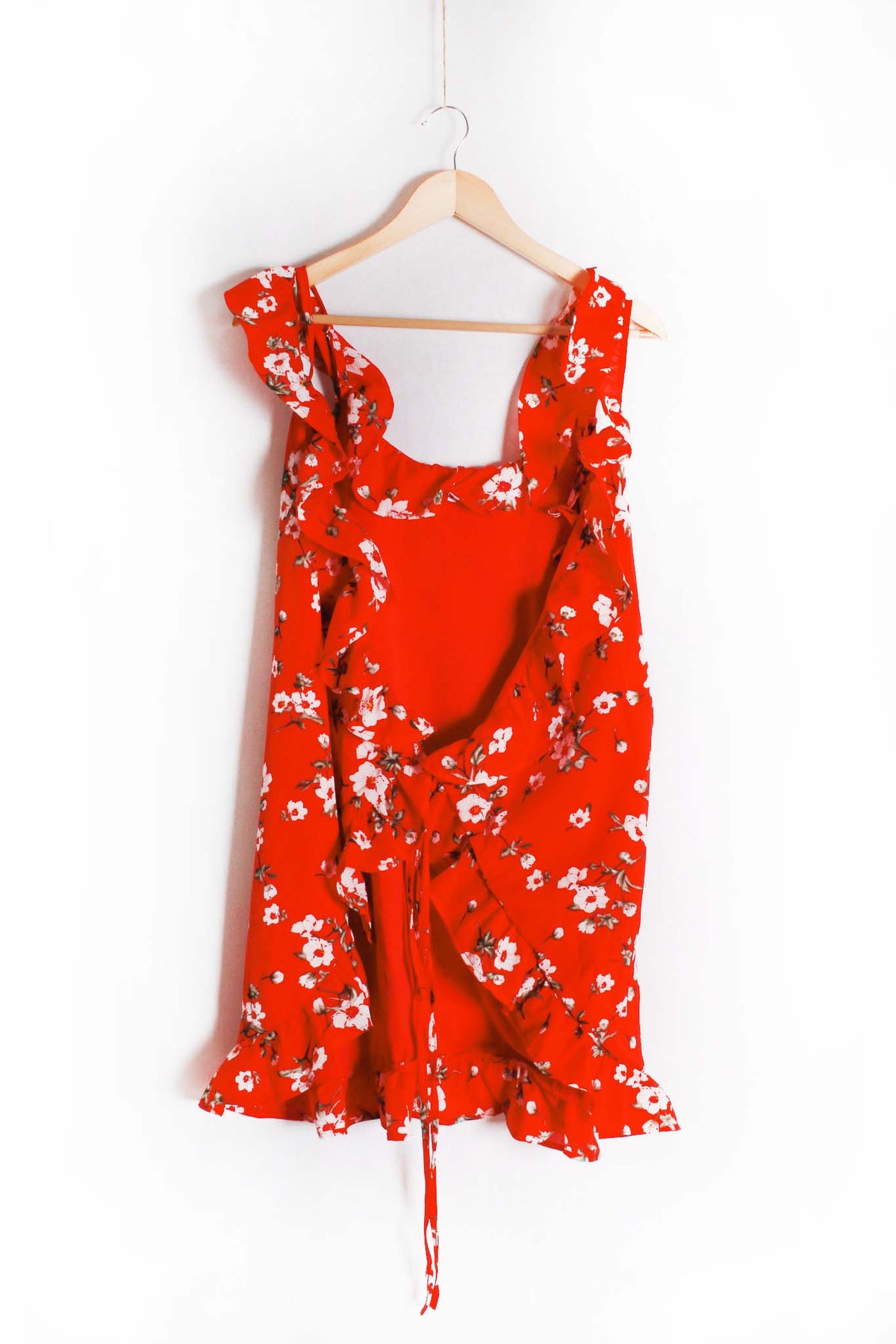 Women's Sleeveless Ruffle Detail Floral Tie Vest