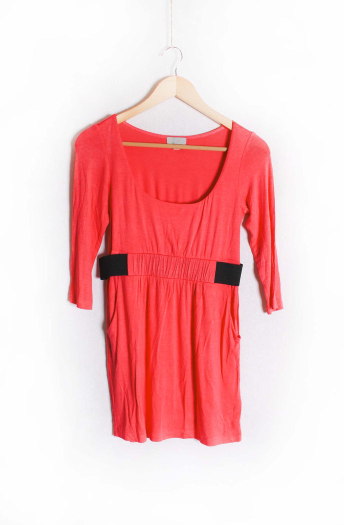 Women's 3/4 Sleeve Scoop Neck Two Toned Top