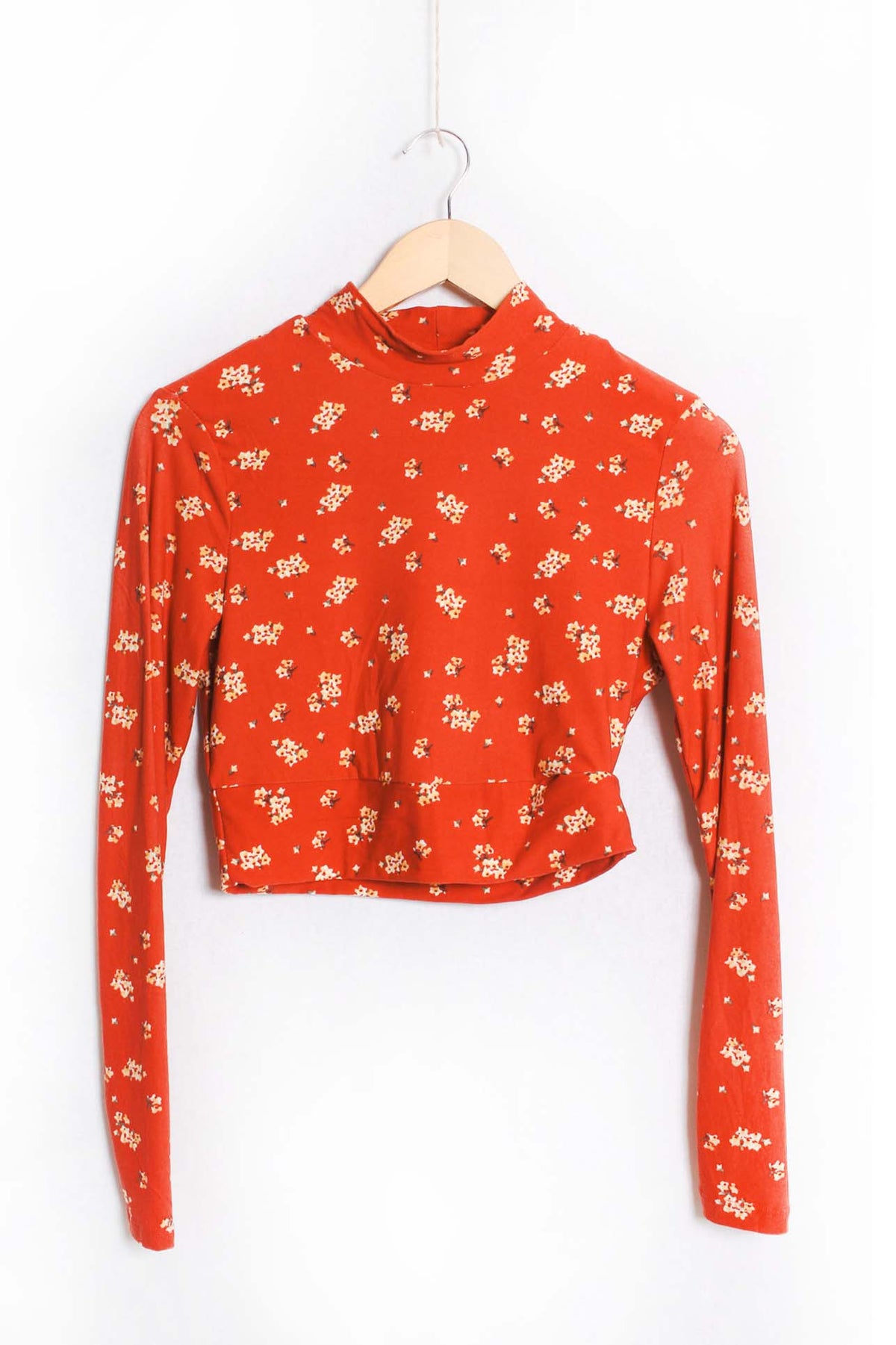 Women's Long Sleeves Mock Neck Printed Crop Top