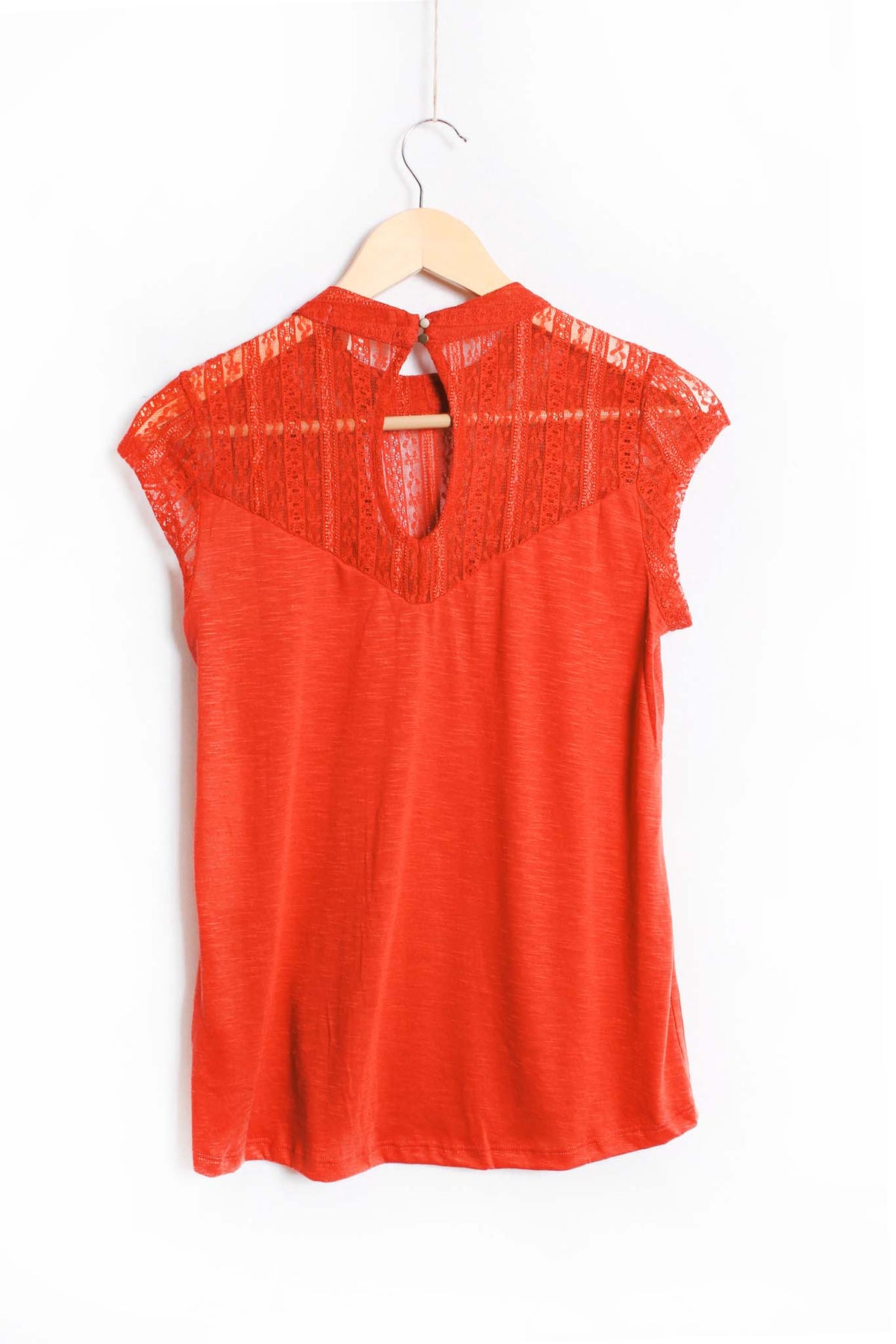 Women's Sleeveless Lace Neckline Crochet Blouse Top