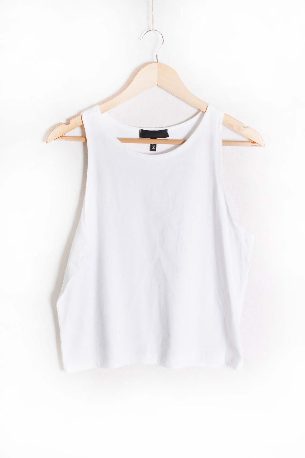 Women's Sleeveless Crew Neck Plain Top