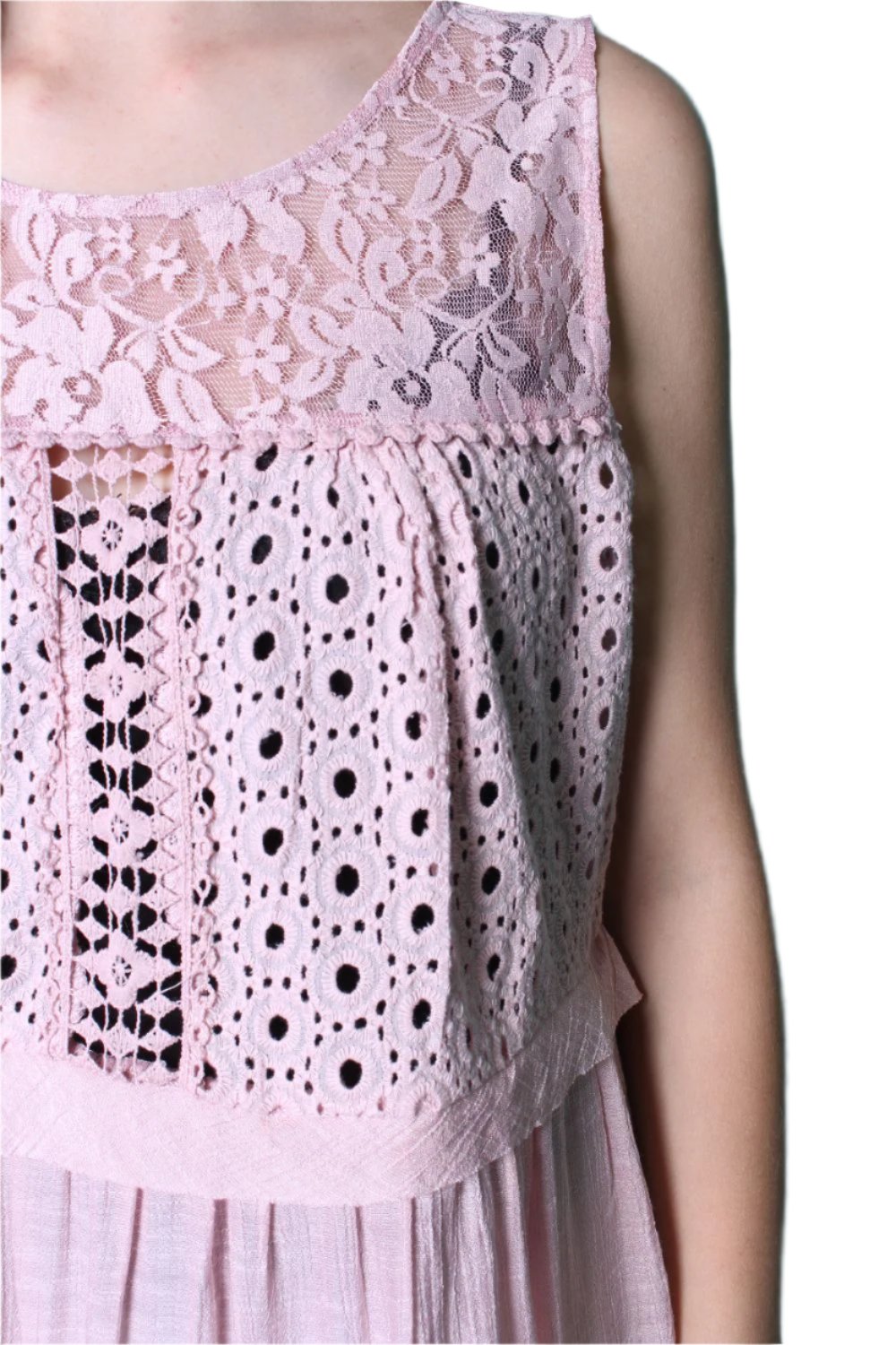 Women's Sleeveless Wide Hem Lace Detailed Top