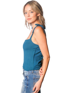 Women's Strappy Solid Crop Top