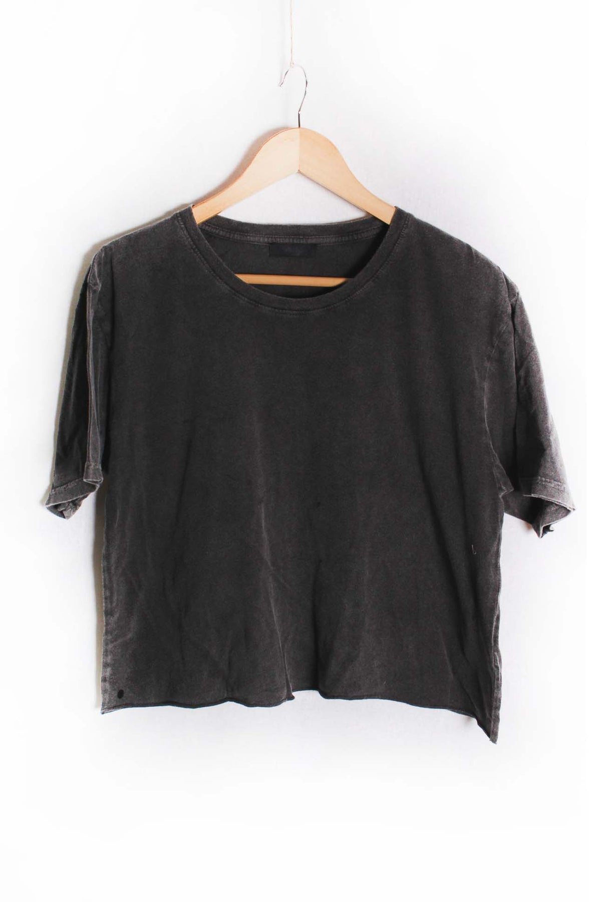 Women's Short Sleeve Crewneck Solid Cropped Top