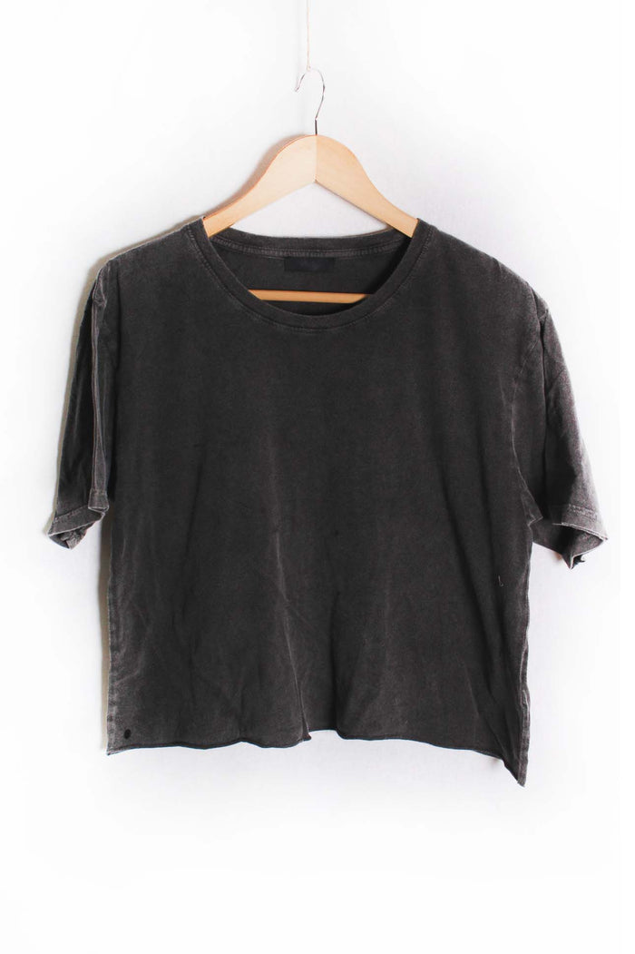 Women's Short Sleeve Crewneck Solid Cropped Top