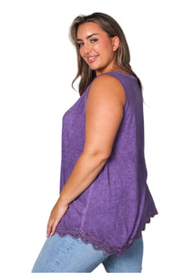 Women's Plus Sleeveless Lace Neck & Hem Detail Top