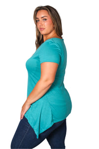 Women's Plus Short Sleeve Boat Neck Sharkbite Hemline Solid Top