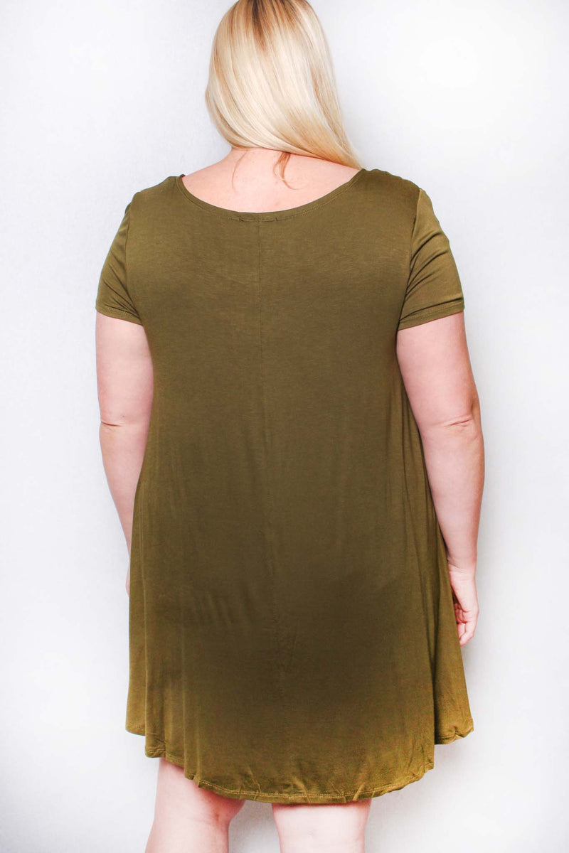 Women's Plus Short Sleeve Scoop Neck Solid Mini Dress