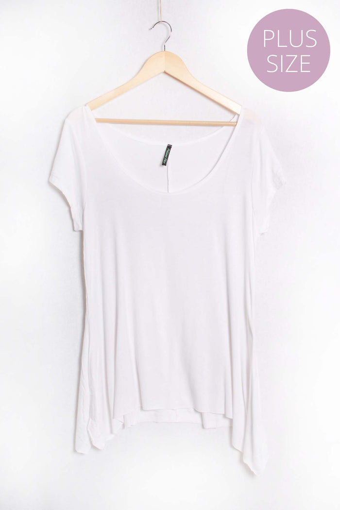 Women's Plus Short Sleeve Scoop Neck Extended Hem Top