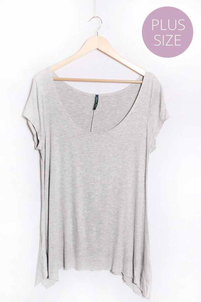 Women's Plus Short Sleeve Scoop Neck Extended Hem Top