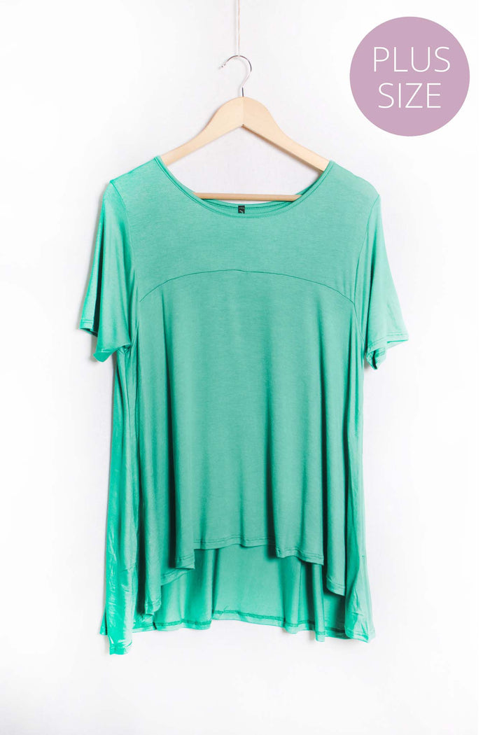 Women's Plus Short Sleeve Boat Neck Ruffle Solid Top