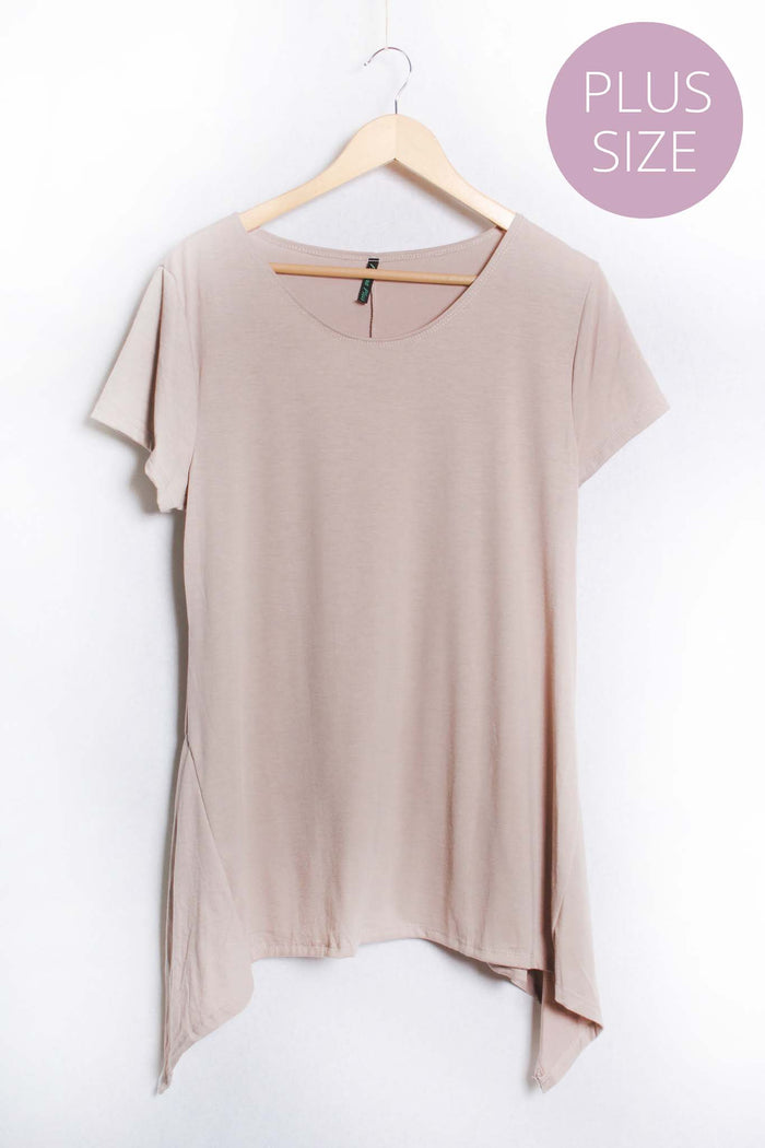 Women's Plus Short Sleeve Scoop Neck Extended Hem Top