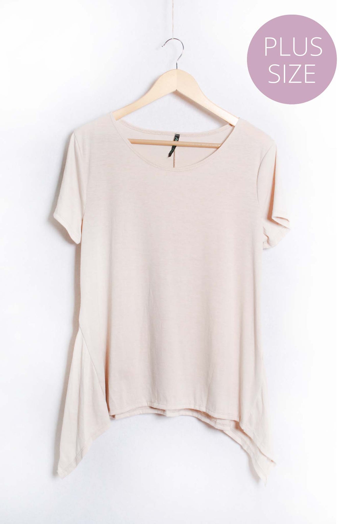 Women's Plus Short Sleeve Scoop Neck Extended Hem Top