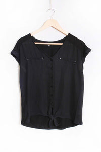 Women's Sleeveless V Neck Double Pocket Solid Top