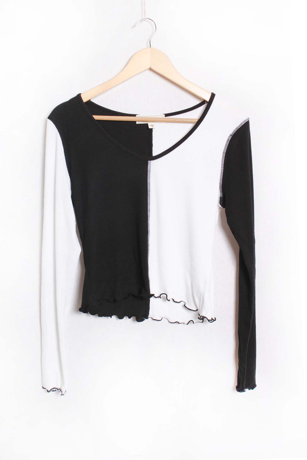 Women's Long Sleeves Scoop Neck Two Toned Crop Top