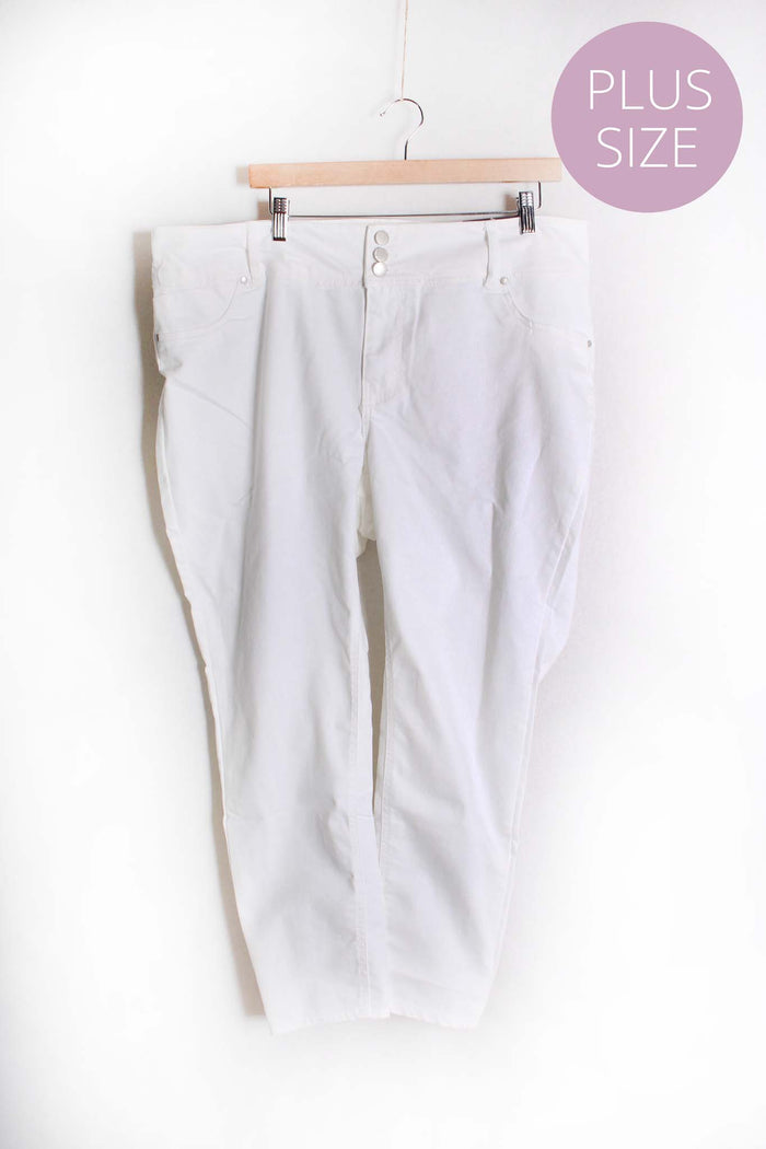 Women's Plus 3 Buttons Ankle Jeans