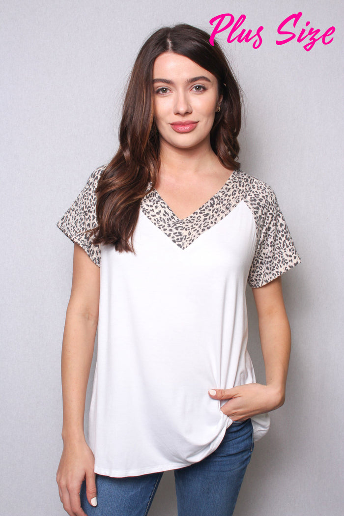 Women's Plus Size Animal Print V-Neck Short Sleeves T-Shirt