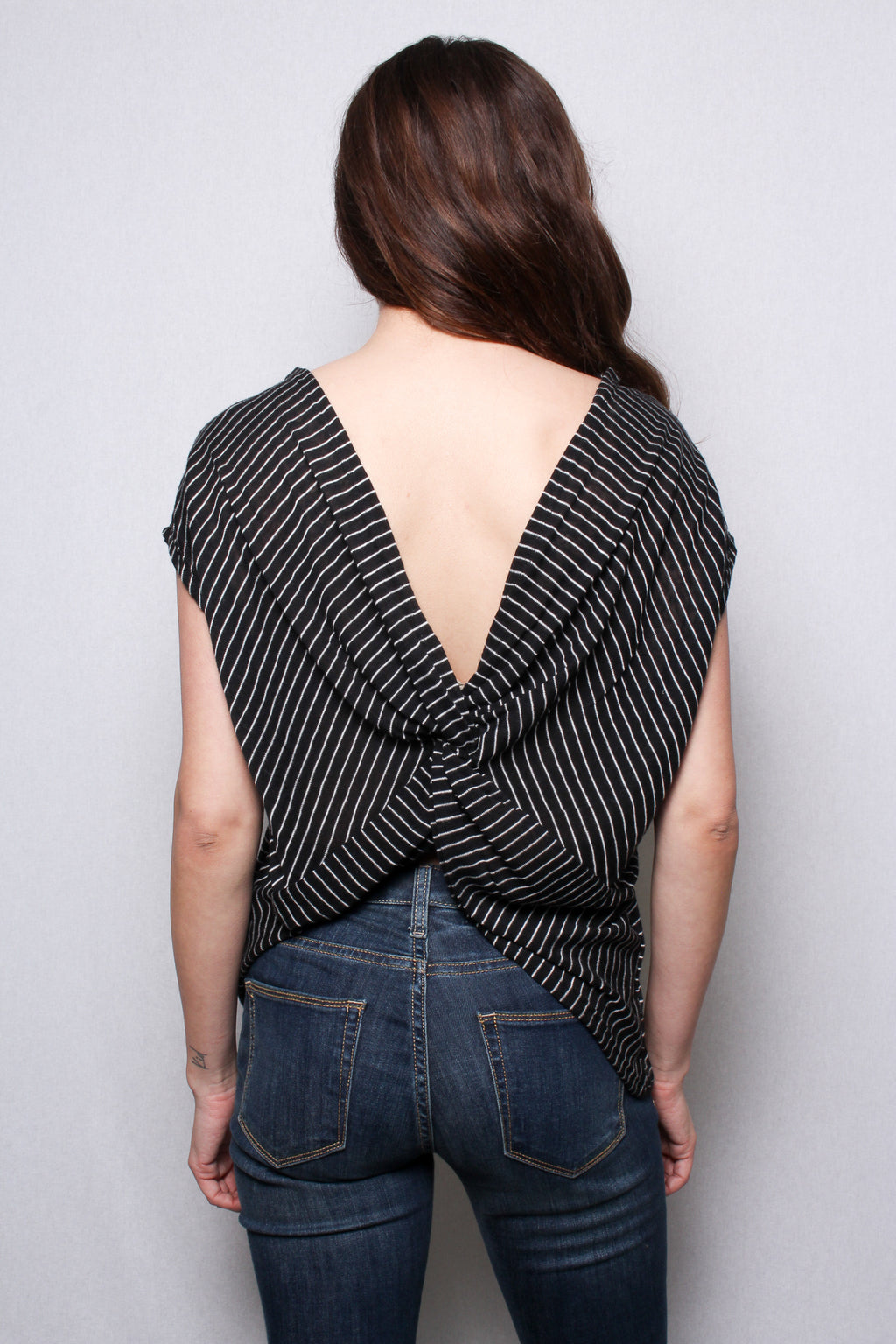 Women's Short Sleeves Scoop Neck Twisted Knot Back Stripes Top