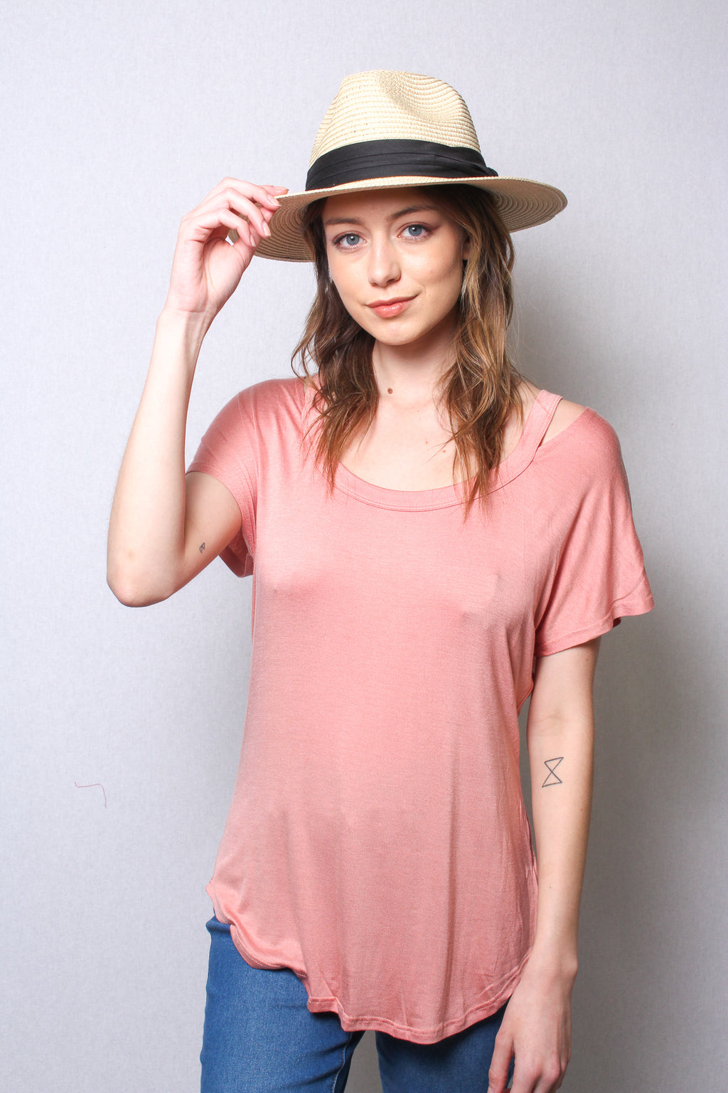 Women's Short Sleeves Cut Out Shoulder Round Neck Top