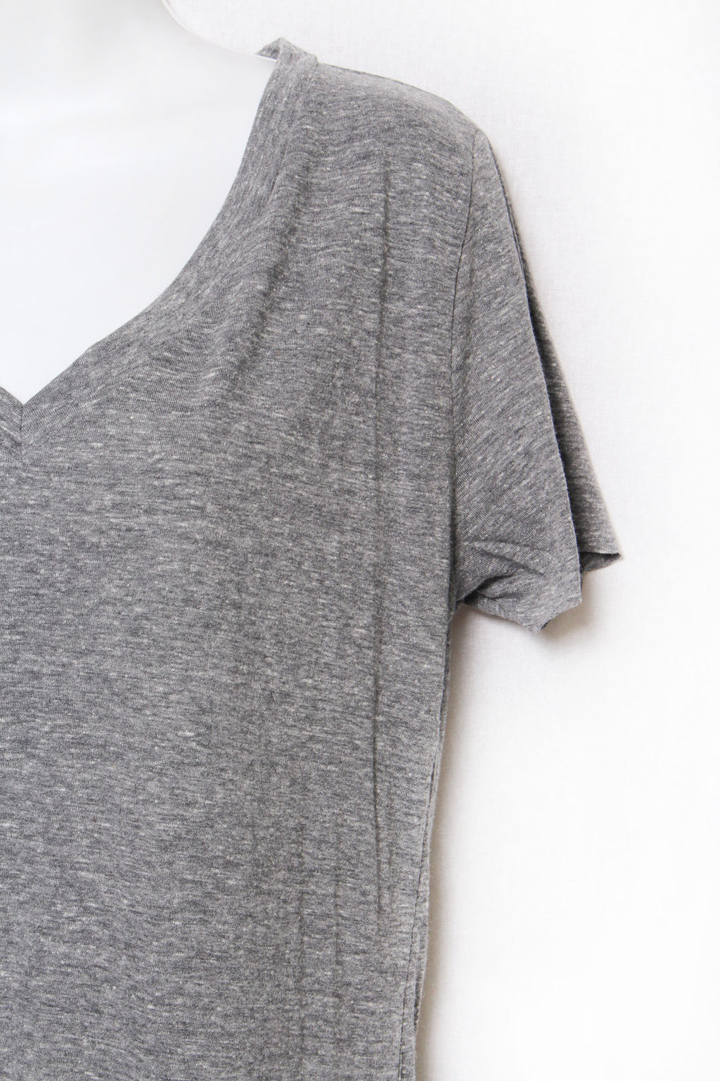 Women's Short Sleeve V Neck Hi-Lo T-Shirt