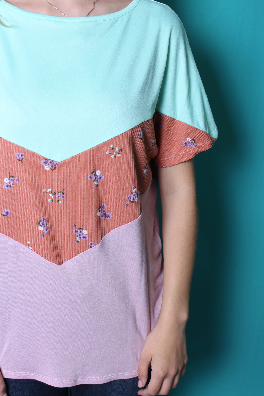 Women's Short Sleeve Color Block Top w/ Floral Detail