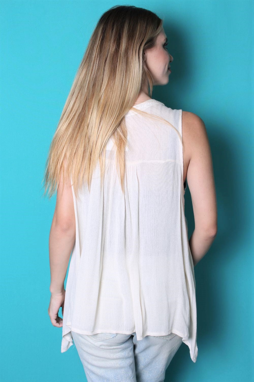 Women's Sleeveless Woven Top w/ Hi Low Hem