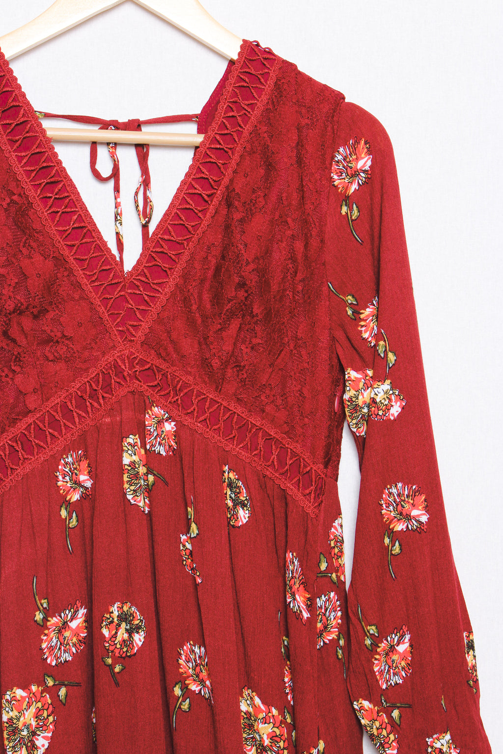 Women's V Neck Long Sleeves Lace Detail Floral Mini Dress