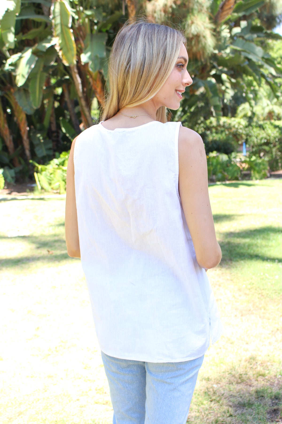 Women's Lace Up V Neck Sleeveless Linen Top