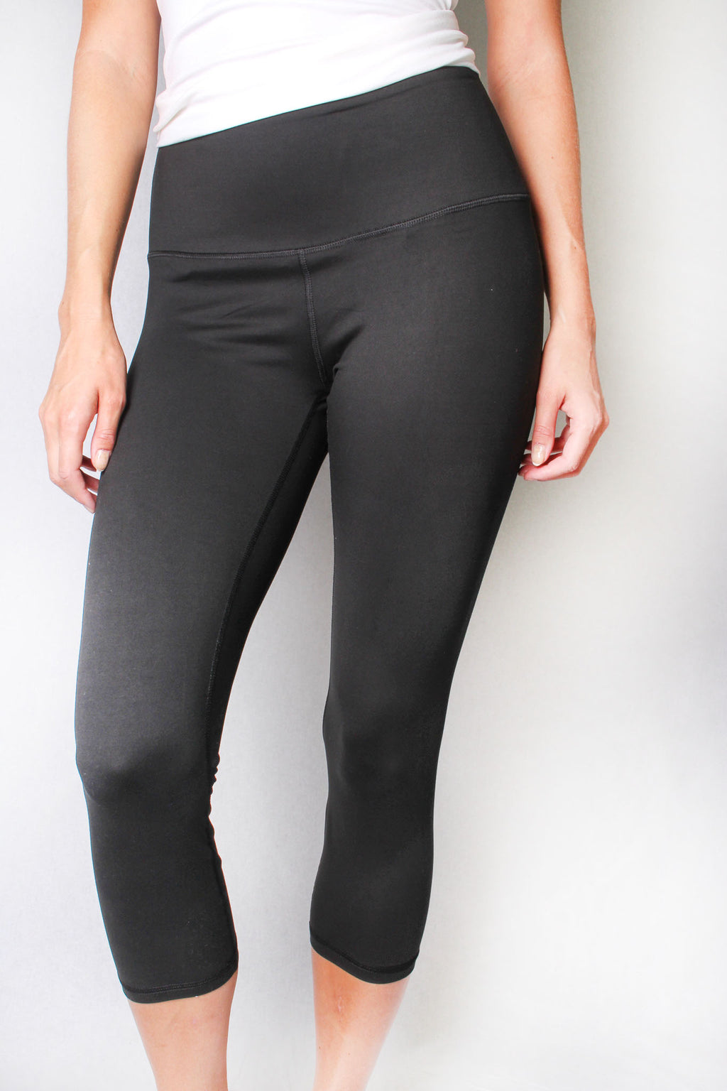 Women's High Waisted Cropped Legging