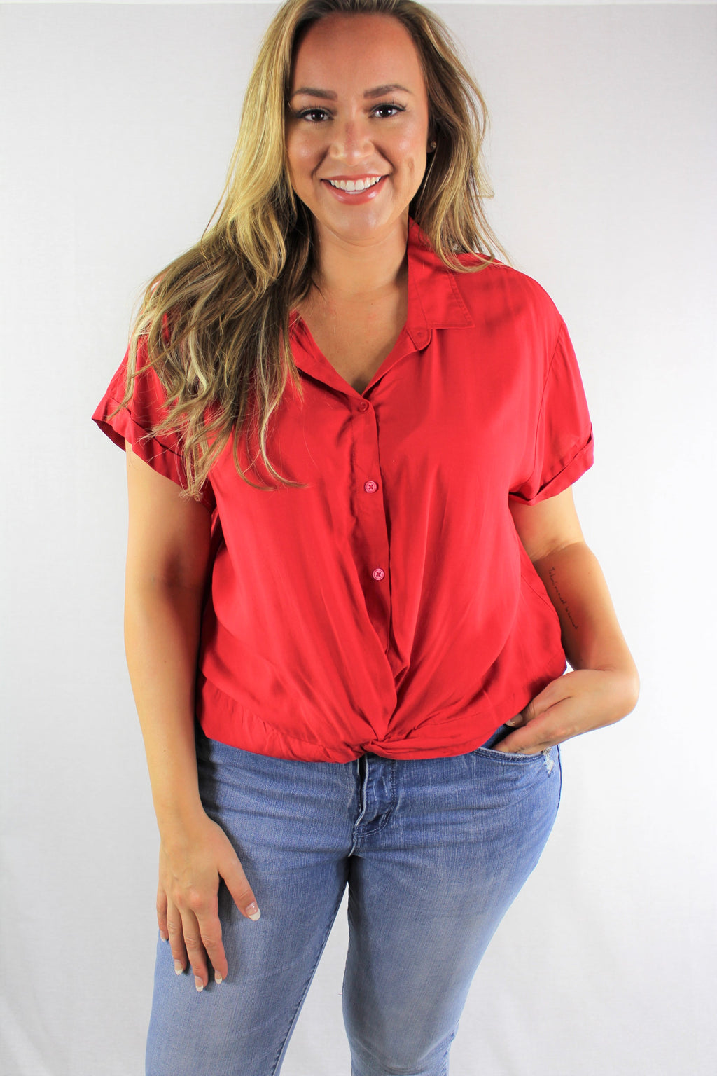 Plus Size Rolled Cuff Knotted Hem Top *