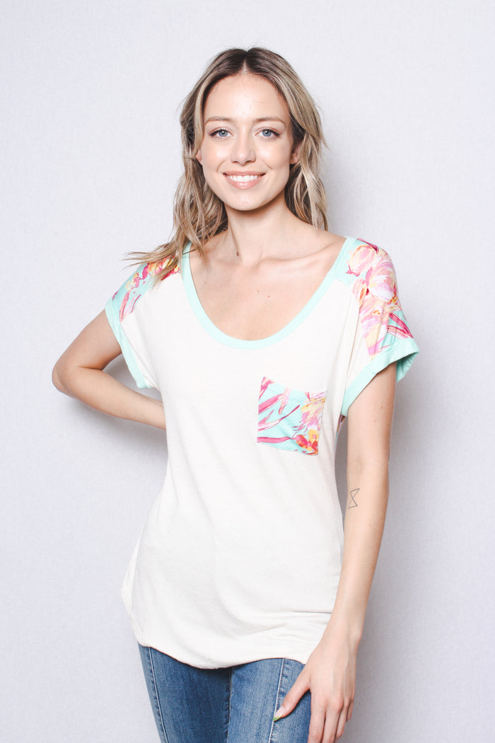 Women's Short Sleeve Round Neck Pocket Tee