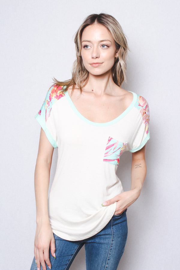 Women's Short Sleeve Round Neck Pocket Tee