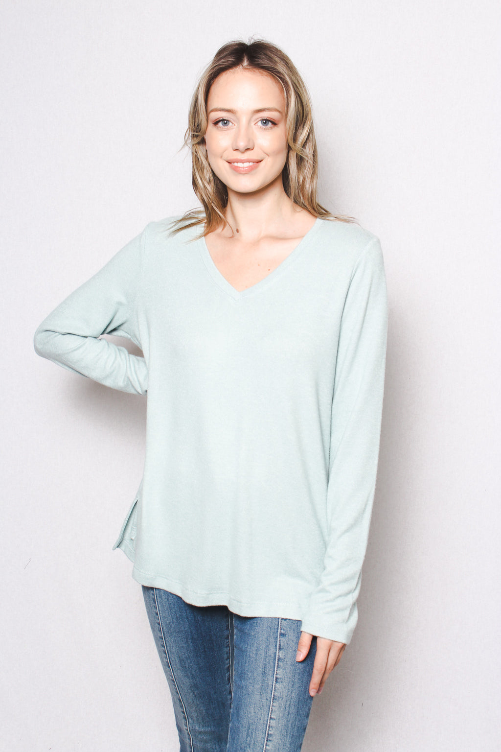 Women's Long Sleeves V Neck Light Sweater Top (Matty M)