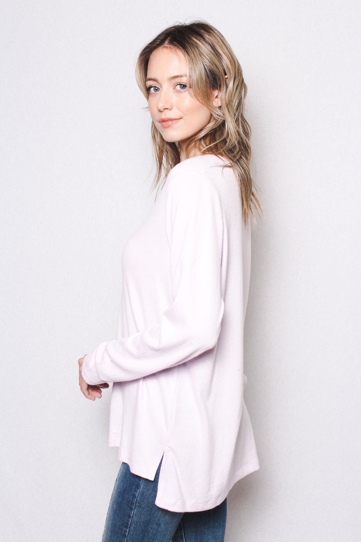 Women's Plus Size Long Sleeves V Neck Light Sweater Top (Matty M)