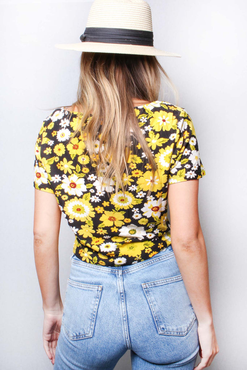 Women's Short Sleeve Scoop Neck Floral Print Crop Top