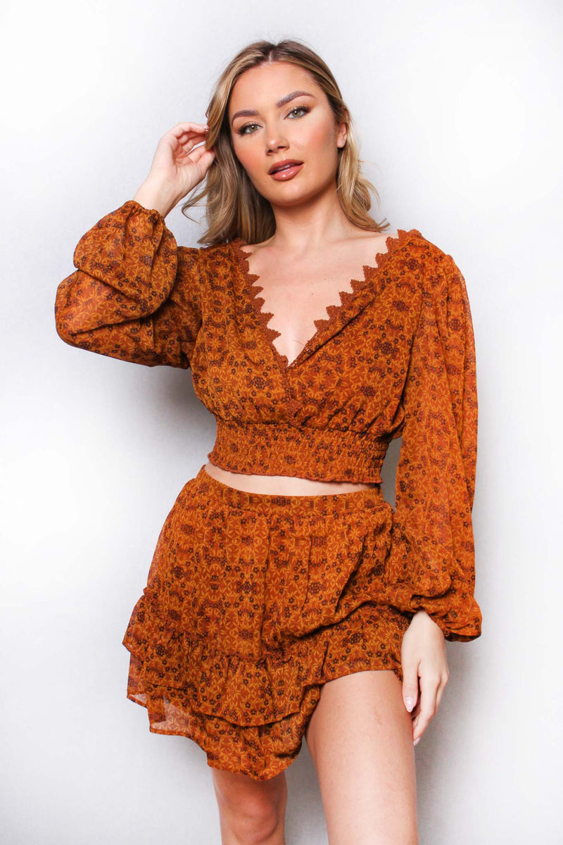 Women's Long Sleeve Lace V Neck Printed Crop Top