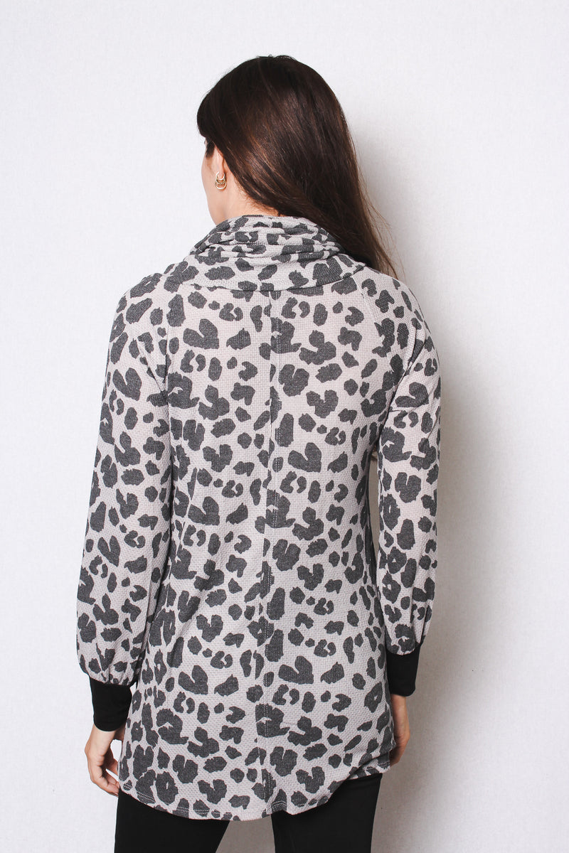 Women's Turtleneck Long Sleeve Cheetah Print Sweater