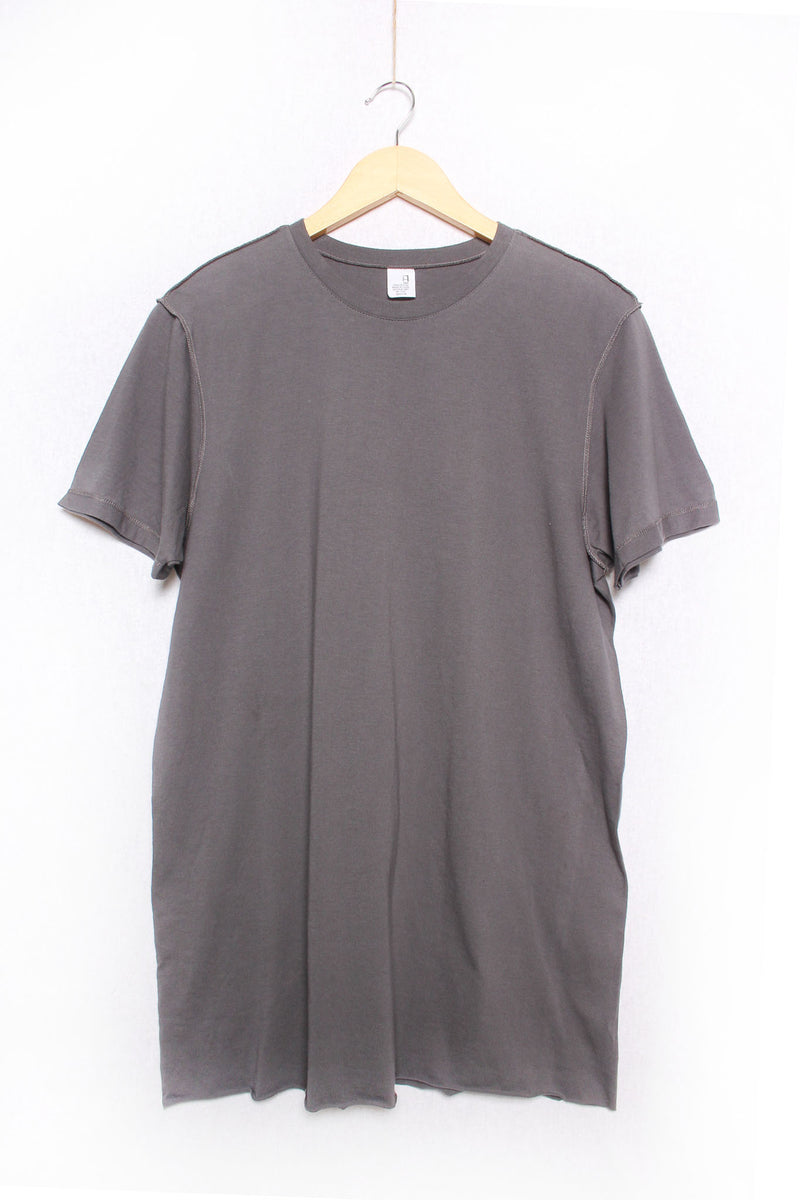 Women's Short Sleeve Reverse Stitch Raw Hem Oversize T-Shirt